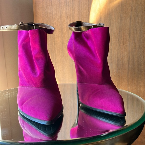 DKNY bootie size 9.5 - Picture 1 of 8